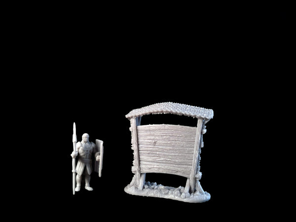 Anschlagtafel und Rabe auf Runenstein