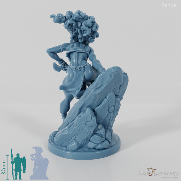 Masina, Inselschurkin mit Beil 01