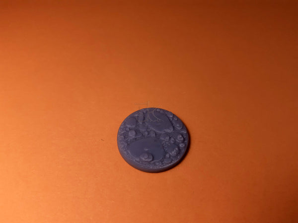 Bases mit flachen Felsen (Rund)